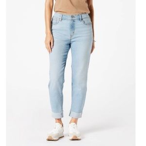 Womens Boyfriend Fit Jeans - size 6/28